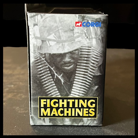 Corgi Fighting Machines Die Cast M4 Sherman Tank CS90075 - Picture 8 of 10